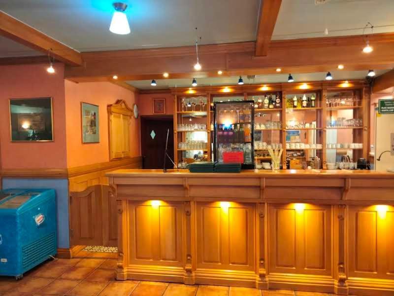 Zajazd Restauracja Machliny المظهر الخارجي الصورة
