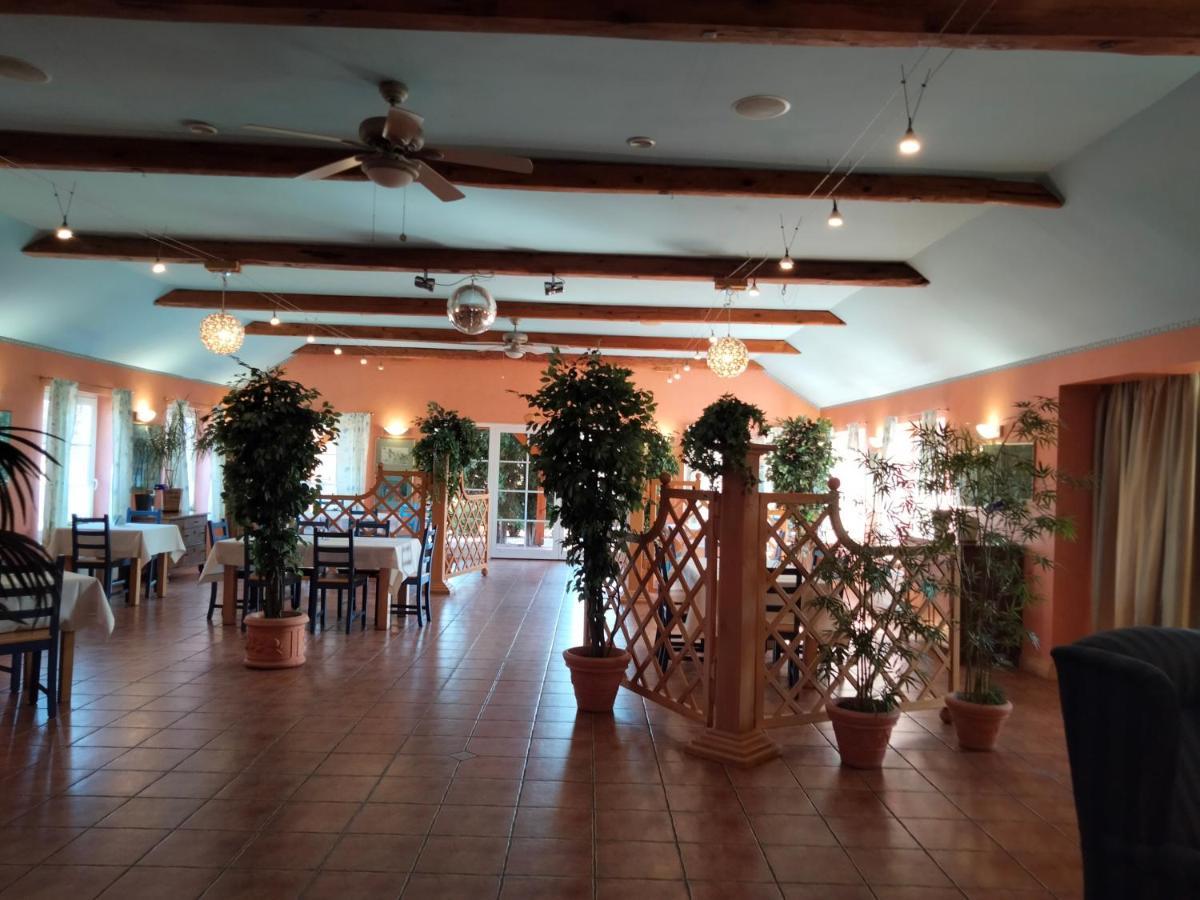 Zajazd Restauracja Machliny المظهر الخارجي الصورة