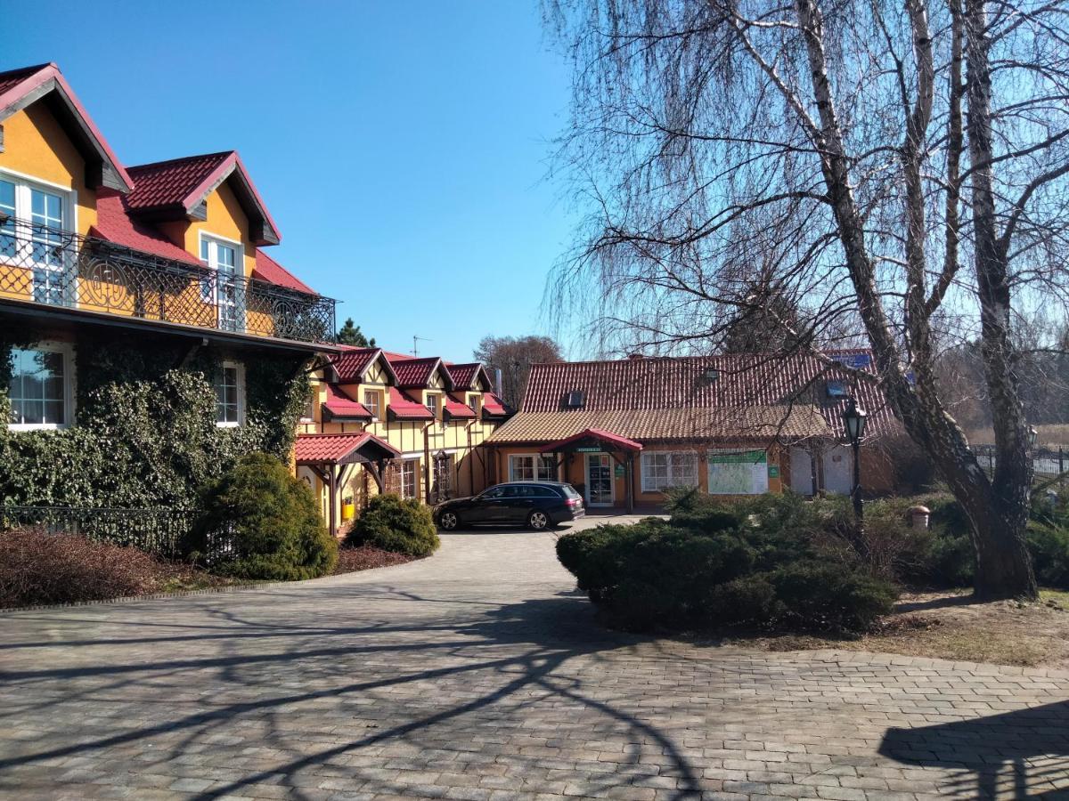 Zajazd Restauracja Machliny المظهر الخارجي الصورة