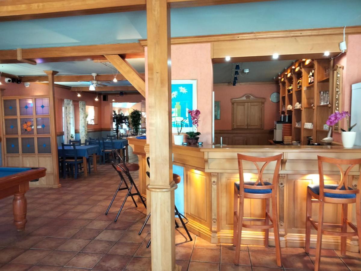 Zajazd Restauracja Machliny المظهر الخارجي الصورة